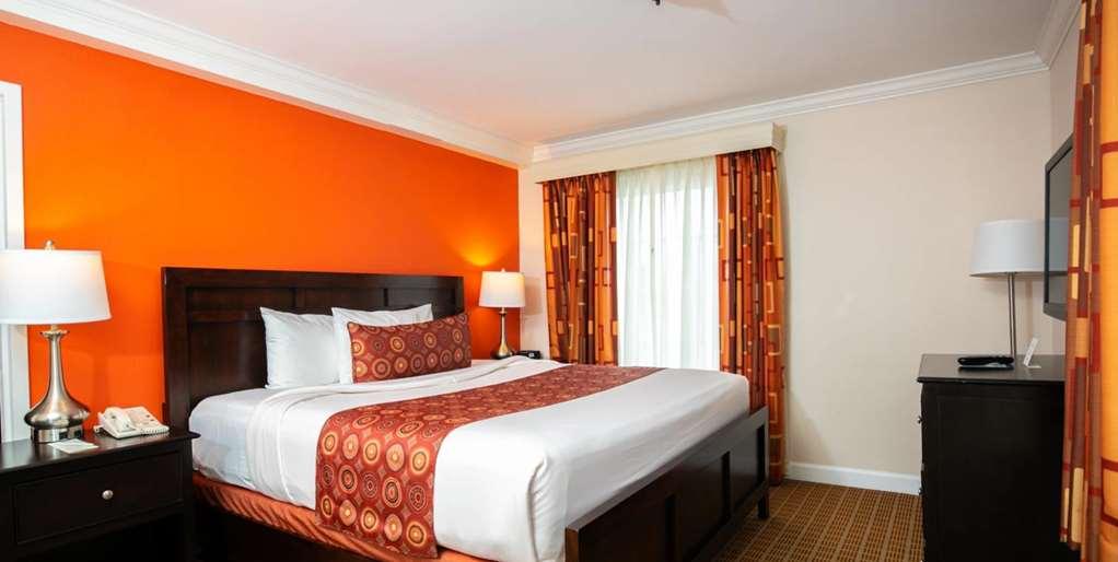 The Wilshire Grand Hotel West Orange Chambre photo